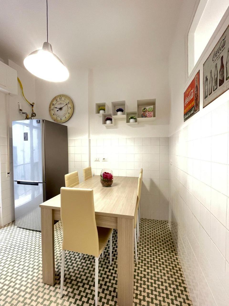 Forty1 Apartment Near Metro Cipro Rom Eksteriør billede